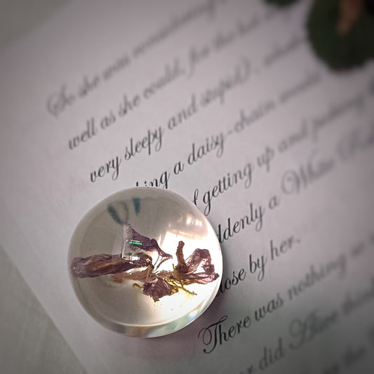 LILY PAPERWEIGHT, Symbolic of Love, Purity & Hope